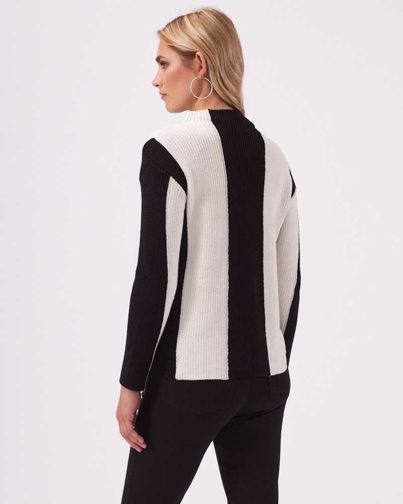 PULLI MIT STEHKRAGEN PULLI MIT STEHKRAGEN