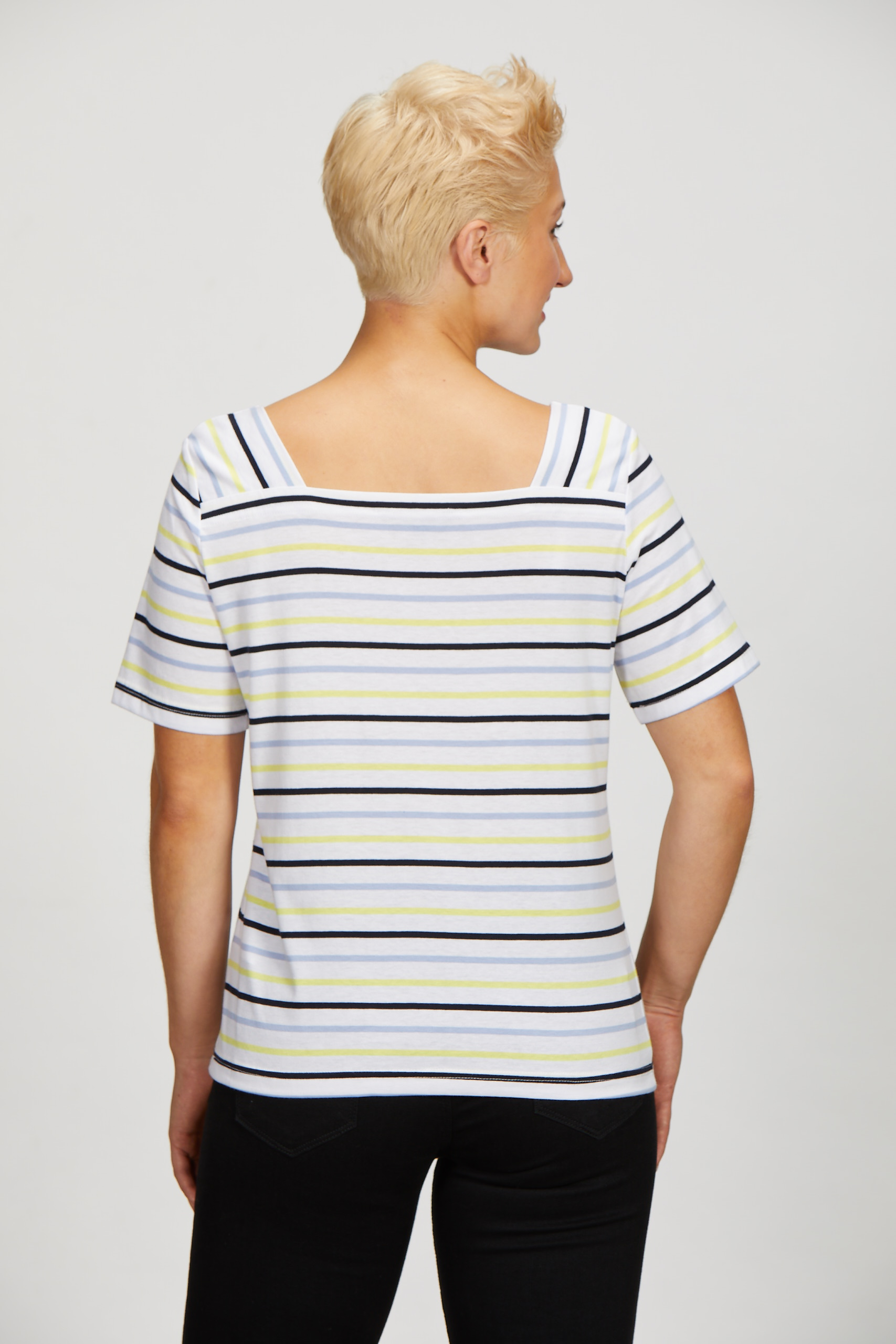 STREIFENSHIRT MIT ECKIGEM AUSSCHNITT STREIFENSHIRT MIT ECKIGEM AUSSCHNITT