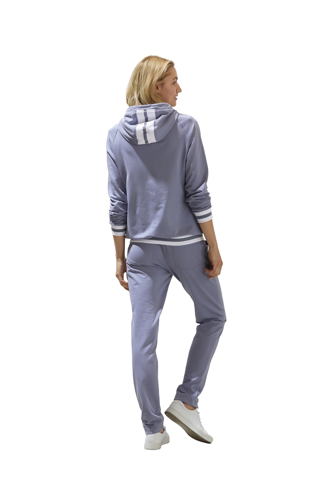 JACKE-blau-401127_HOSE-blau-401125_hinten SWEATJACKE MIT KÄNGURUTASCHEN