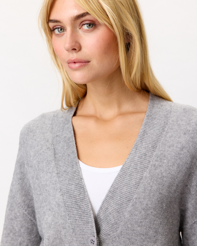 HOCHWERTIGE STRICKJACKE