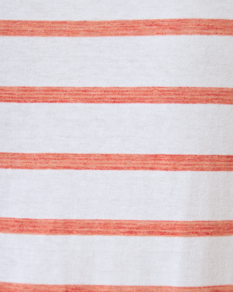 SHIRT MIT U-BOOT-AUSSCHNITT