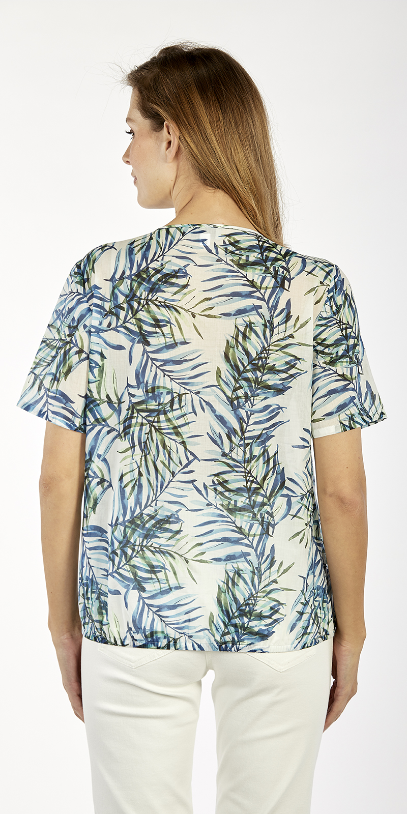 Halbarm-Bluse_multicolor_hinten_413007 HALBARM-BLUSE MIT BLÄTTERDRUCK