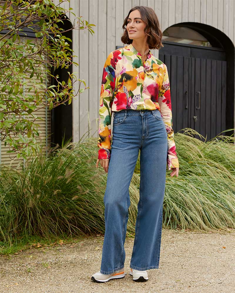 FLORALE BLUSE MIT STEHKRAGEN