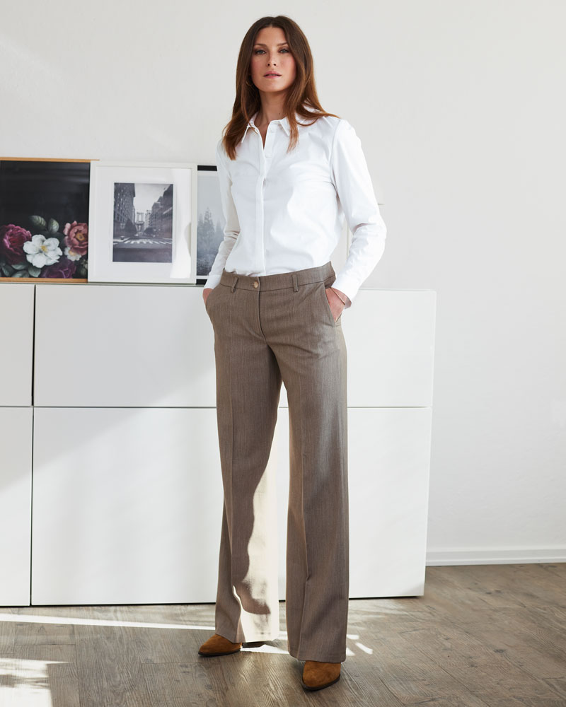 BASIC-BLUSE IN DREI FARBEN BASIC-BLUSE IN DREI FARBEN