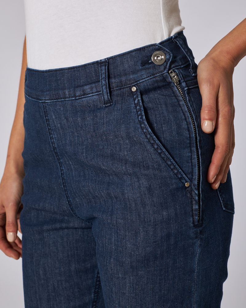 MODISCHE JEANS N MIT WEITEM BEIN MODISCHE JEANS N MIT WEITEM BEIN