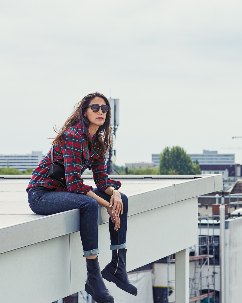 BLUSE-rot_kariert-406034_JEANS-blau-405035 JEANS L IN RINSED-WASCHUNG