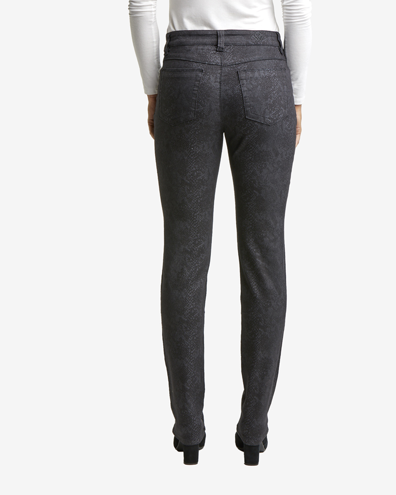 Jeans_grau_gemustert_421013_Emma_hinten "WONDERJEANS" L IN REPTIL-DESSIN