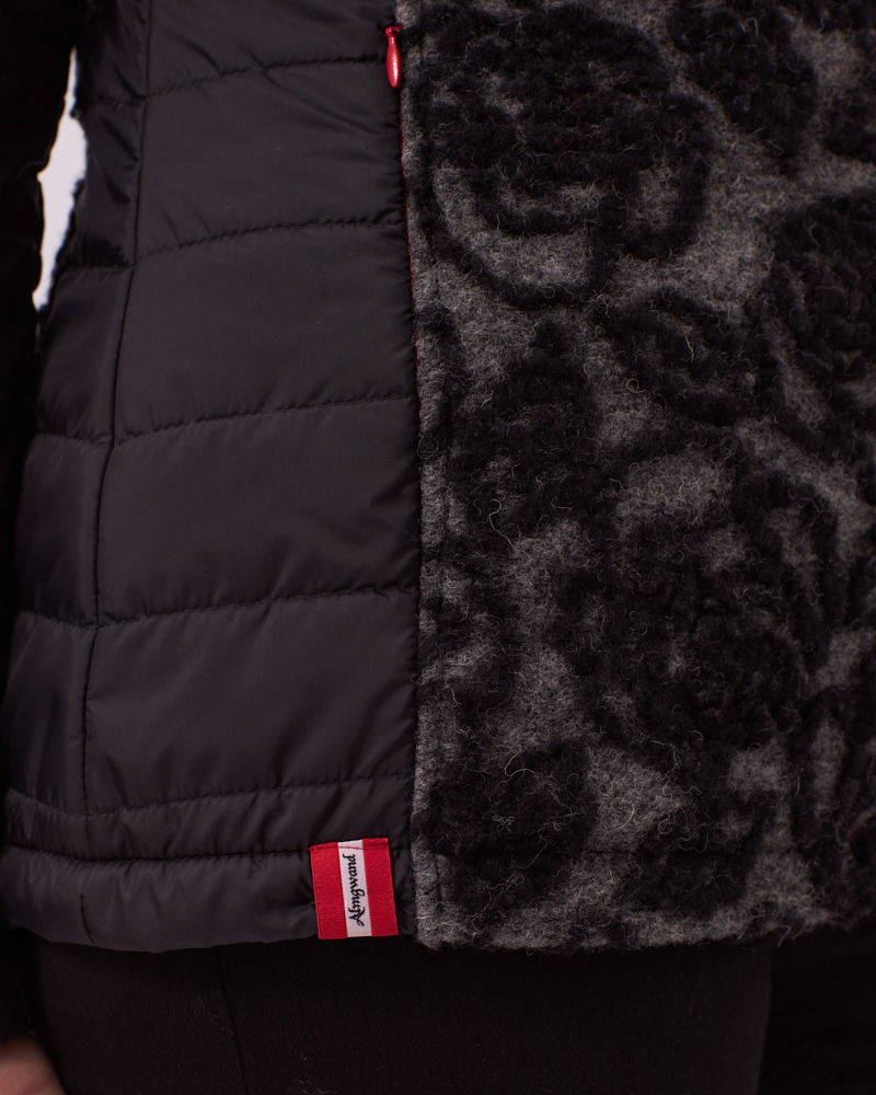 TRACHTENJACKE VON ALMGWAND TRACHTENJACKE VON ALMGWAND