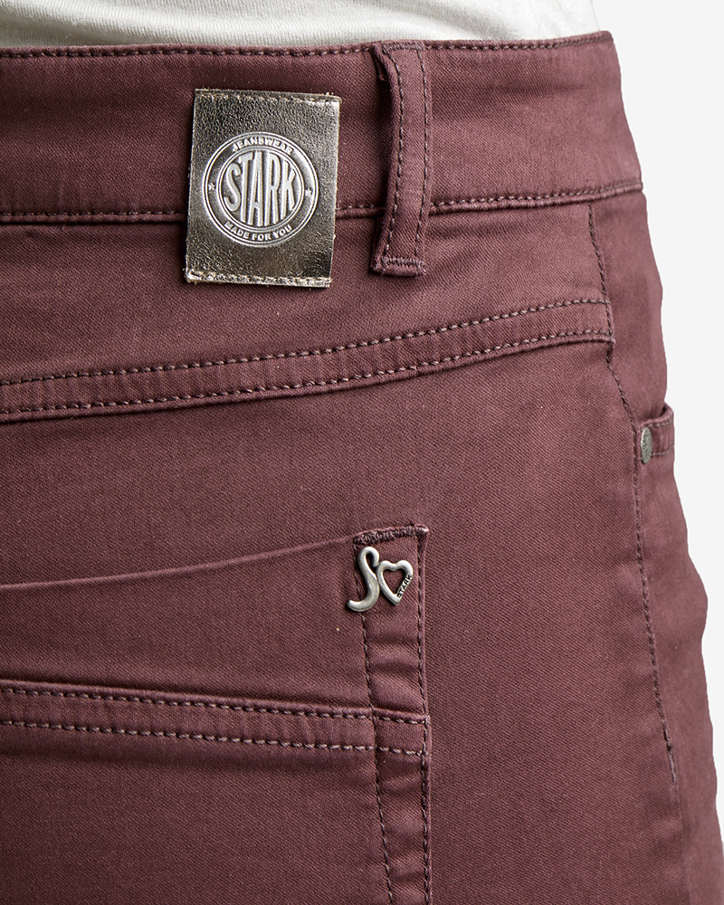 Jeans_bordeaux_421091_Cosy_Detail JEANS L IN COLOURED-DENIM
