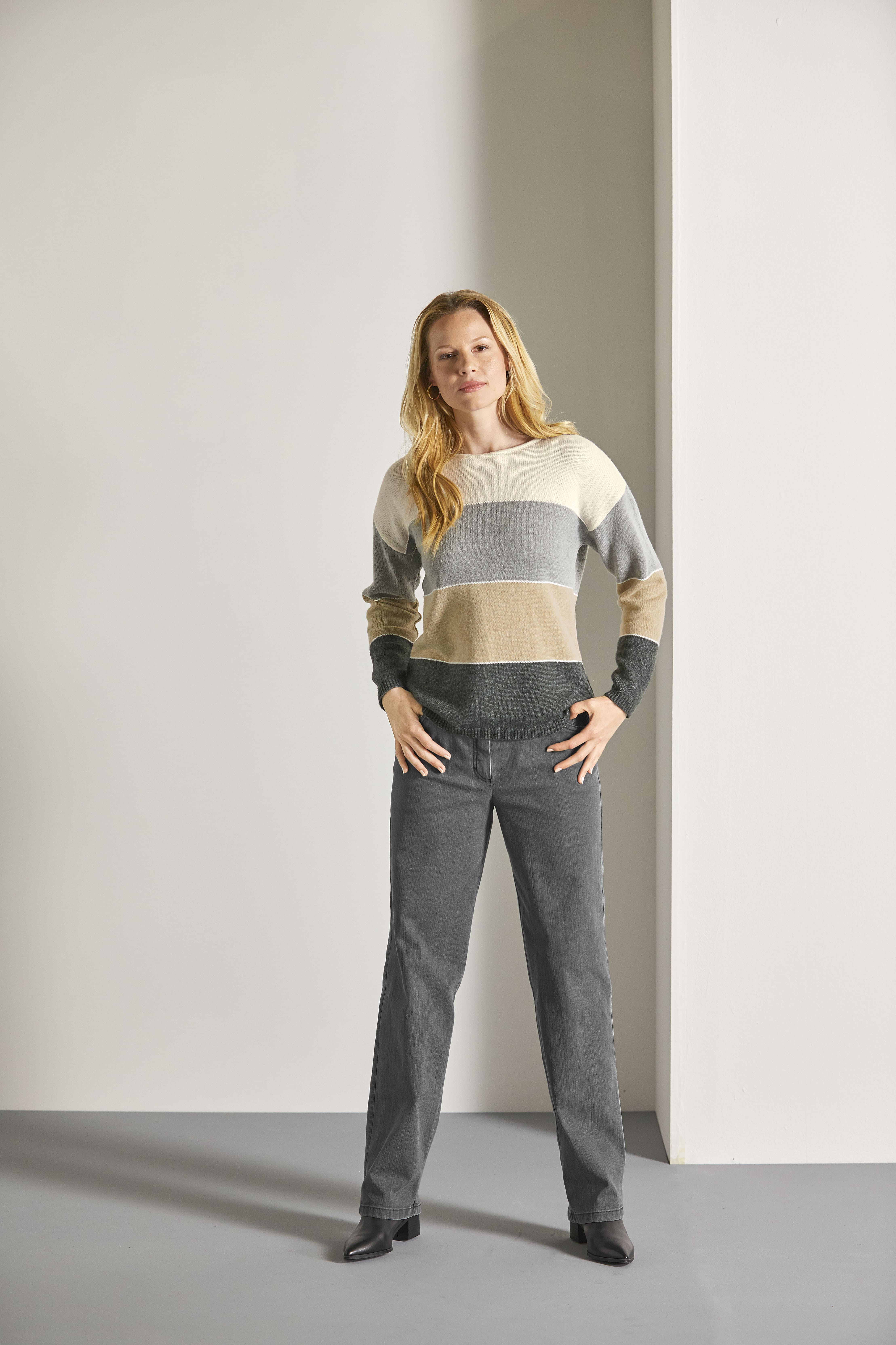 Pulli_grau_beige_421138-Jeans_grey-used_421046 BEQUEME BASIC-JEANS N