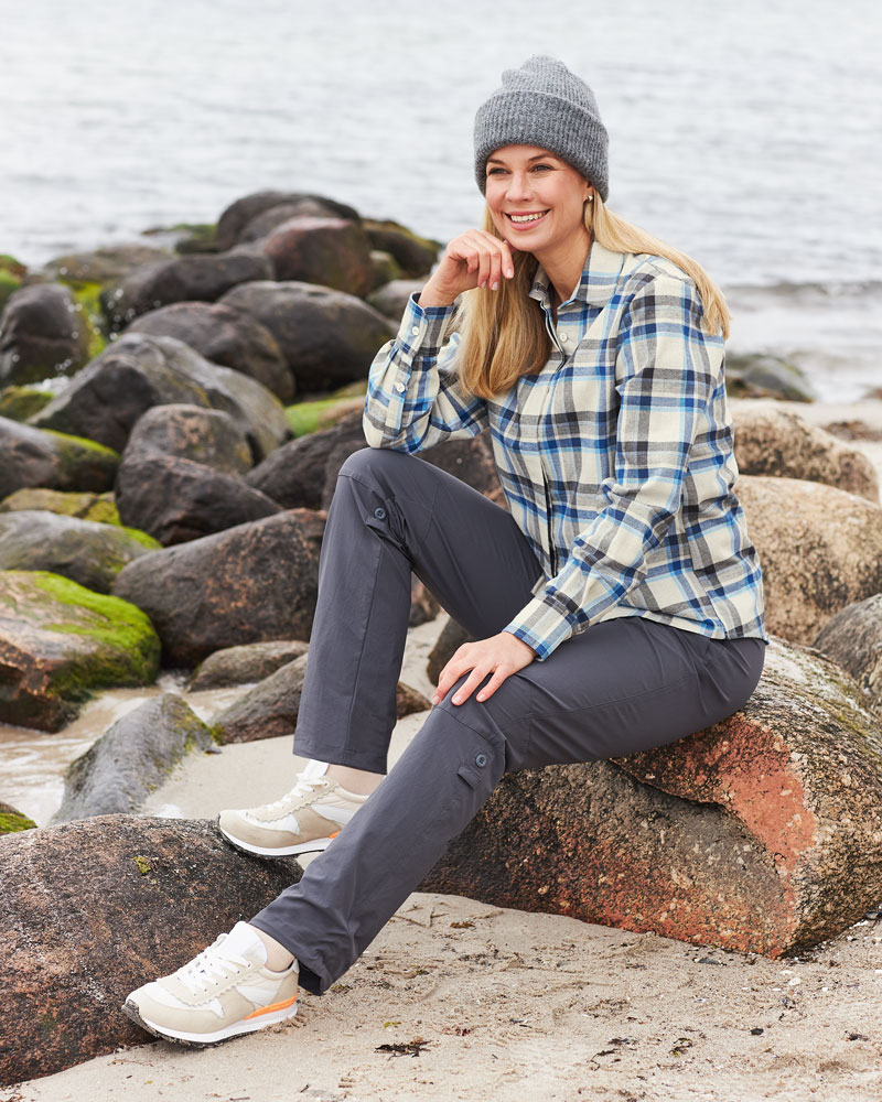 MODERNE KAROBLUSE MODERNE KAROBLUSE