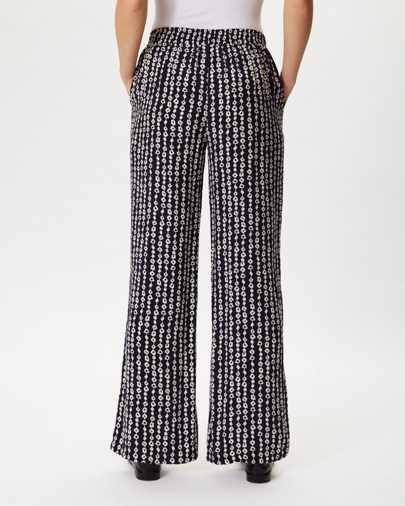 WEITE HOSE N VON SOPHIE