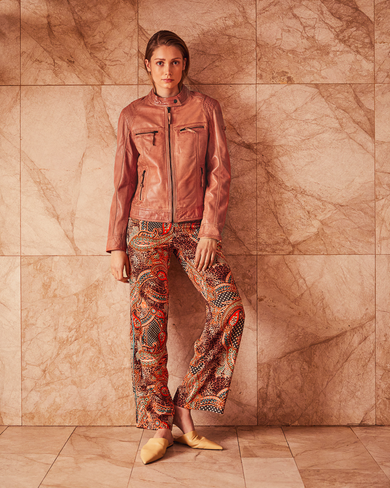 Bikerjacke_ziegel_412019-Paisley-Hose_orange_gemustert_412037 BIKERJACKE AUS LAMMNAPPA