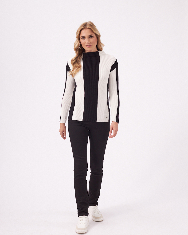 PULLI MIT STEHKRAGEN PULLI MIT STEHKRAGEN