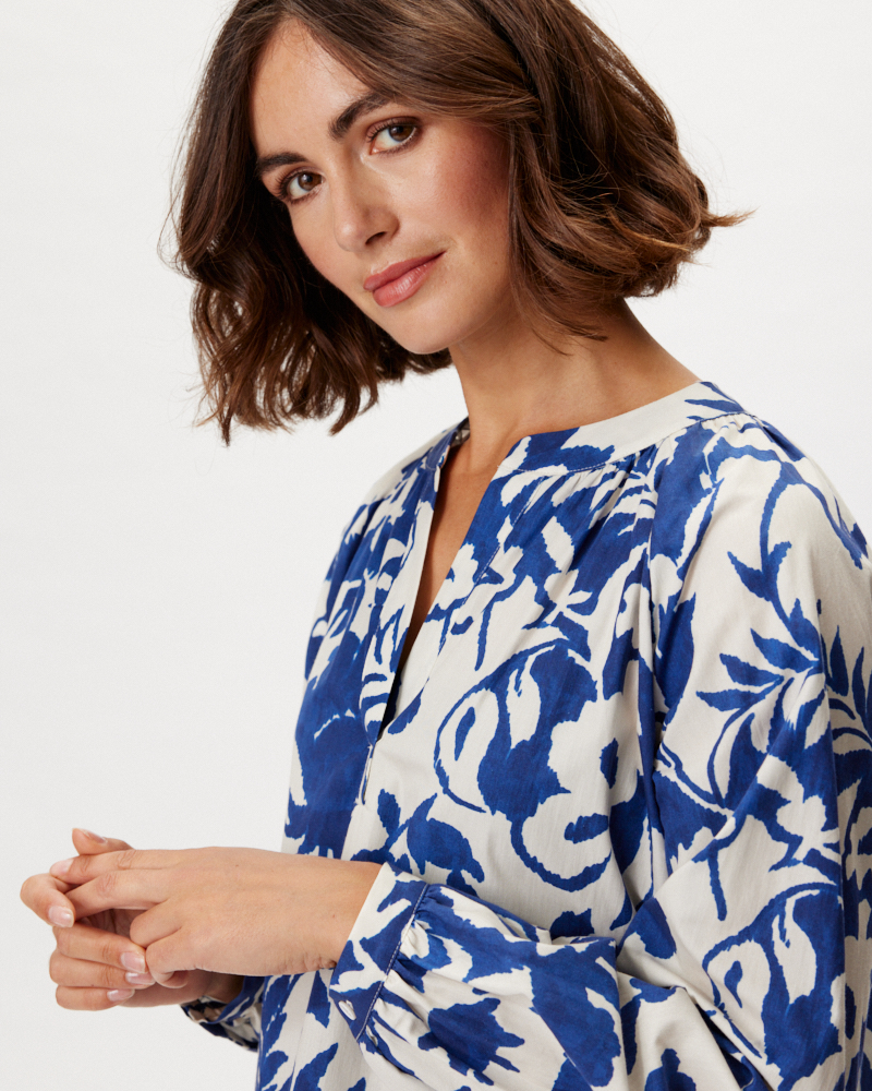 FLORALE TUNIKABLUSE VON BLUEBEERY