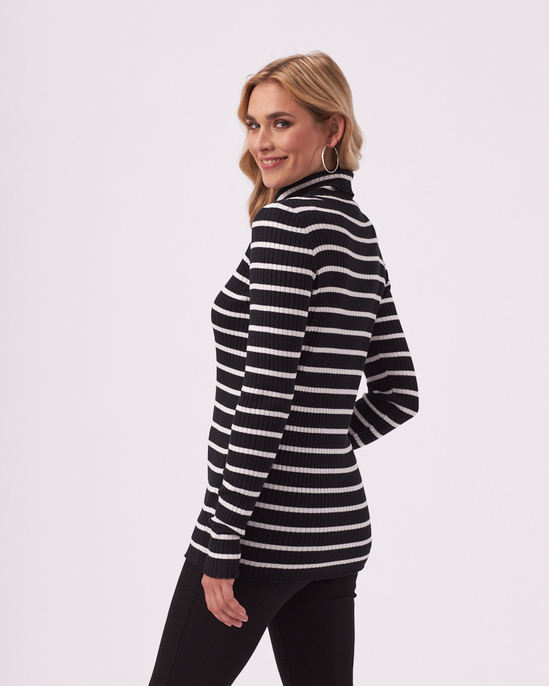 RINGELPULLI MIT ROLLKRAGEN RINGELPULLI MIT ROLLKRAGEN