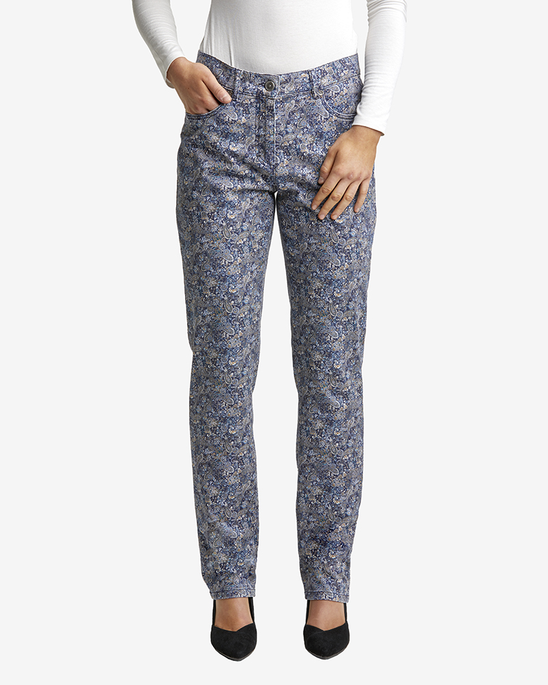 Jeans_blau_gemustert_421186_Paris_vorn STRETCHJEANS L IN PAISLEYDRUCK