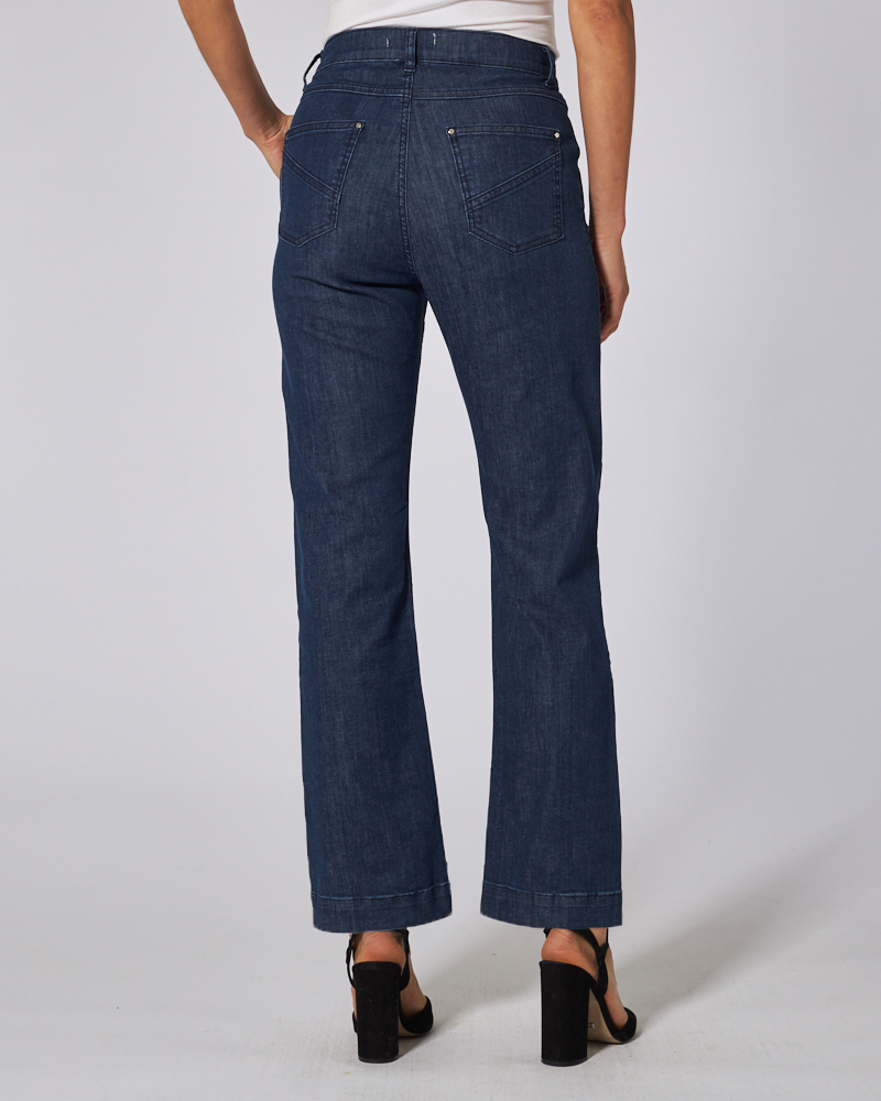MODISCHE JEANS N MIT WEITEM BEIN MODISCHE JEANS N MIT WEITEM BEIN