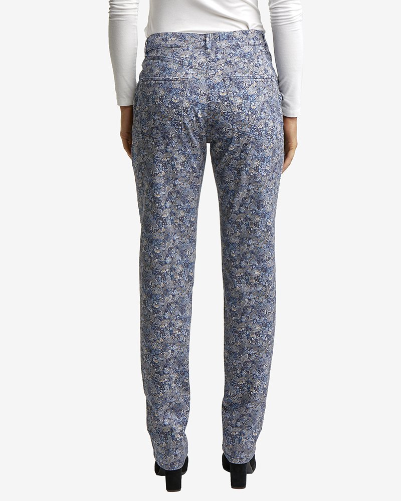 Jeans_blau_gemustert_421186_Paris_hinten STRETCHJEANS L IN PAISLEYDRUCK