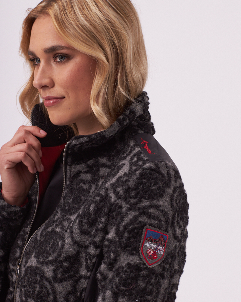TRACHTENJACKE VON ALMGWAND TRACHTENJACKE VON ALMGWAND