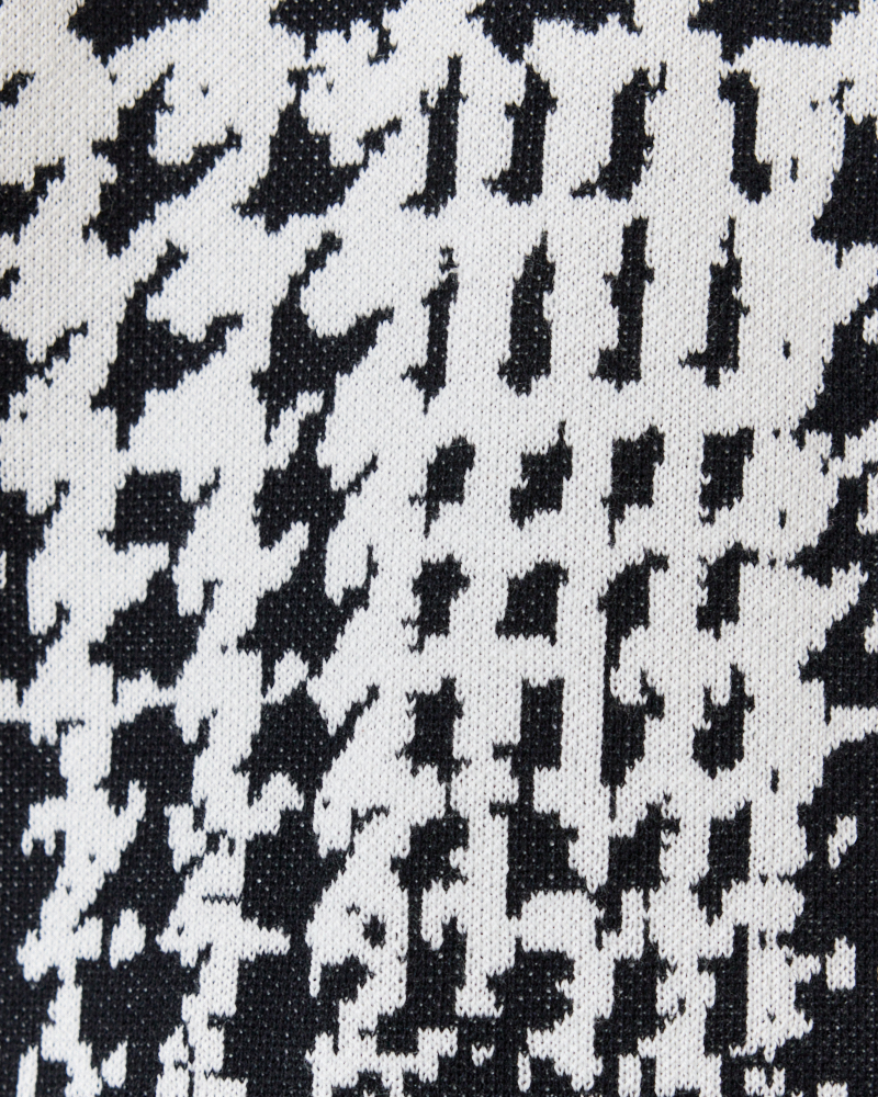 FEINSTRICK-PULLI MIT RUNDHALS-AUSSCHNITT