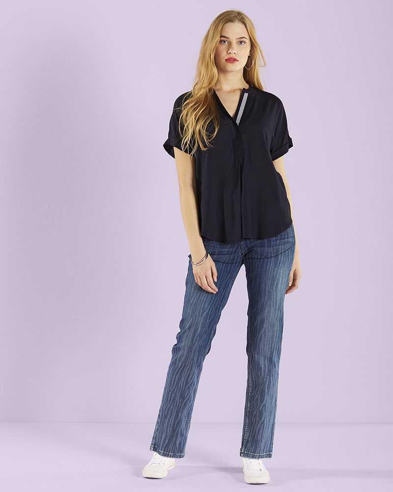 BLUSE-marine-411116_JEANS-blau-411074 NACHHALTIGE JEANS N