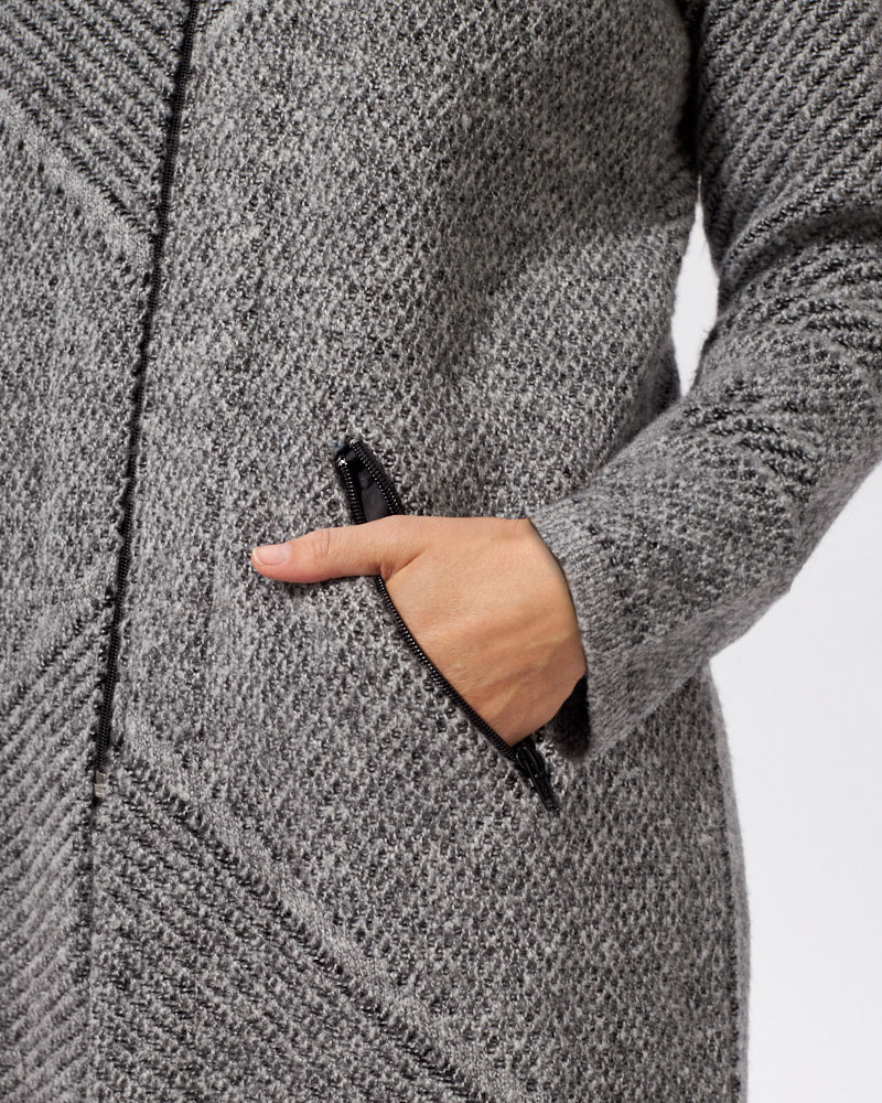 EXKLUSIVE STRICKJACKE ALS ÜBERGANGSJACKE EXKLUSIVE STRICKJACKE ALS ÜBERGANGSJACKE