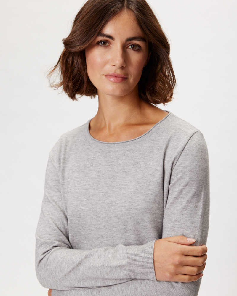 BASIC-PULLI IN ZWEI FARBEN