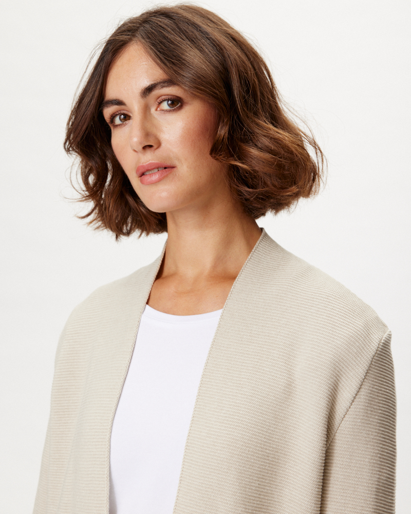 LANGE STRICKJACKE IN ZWEI FARBEN