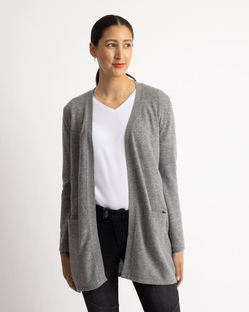 Strickjacke_grau_422029_Ella EDLE STRICKJACKE