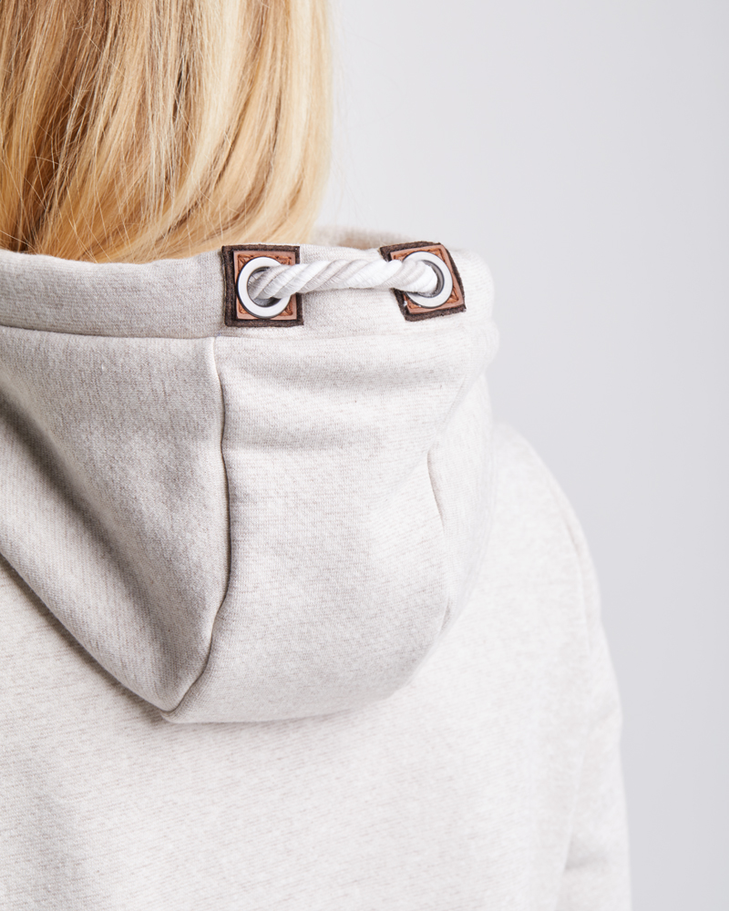 Sweatjacke_sand_421102_Lilith_Detail-5 WEICHE SWEATJACKE