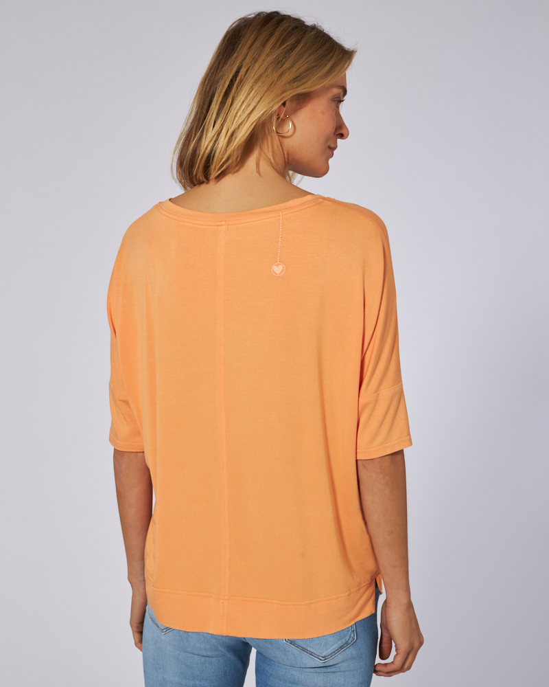 ANGESAGTES SHIRT VON BLUEBEERY ANGESAGTES SHIRT VON BLUEBEERY