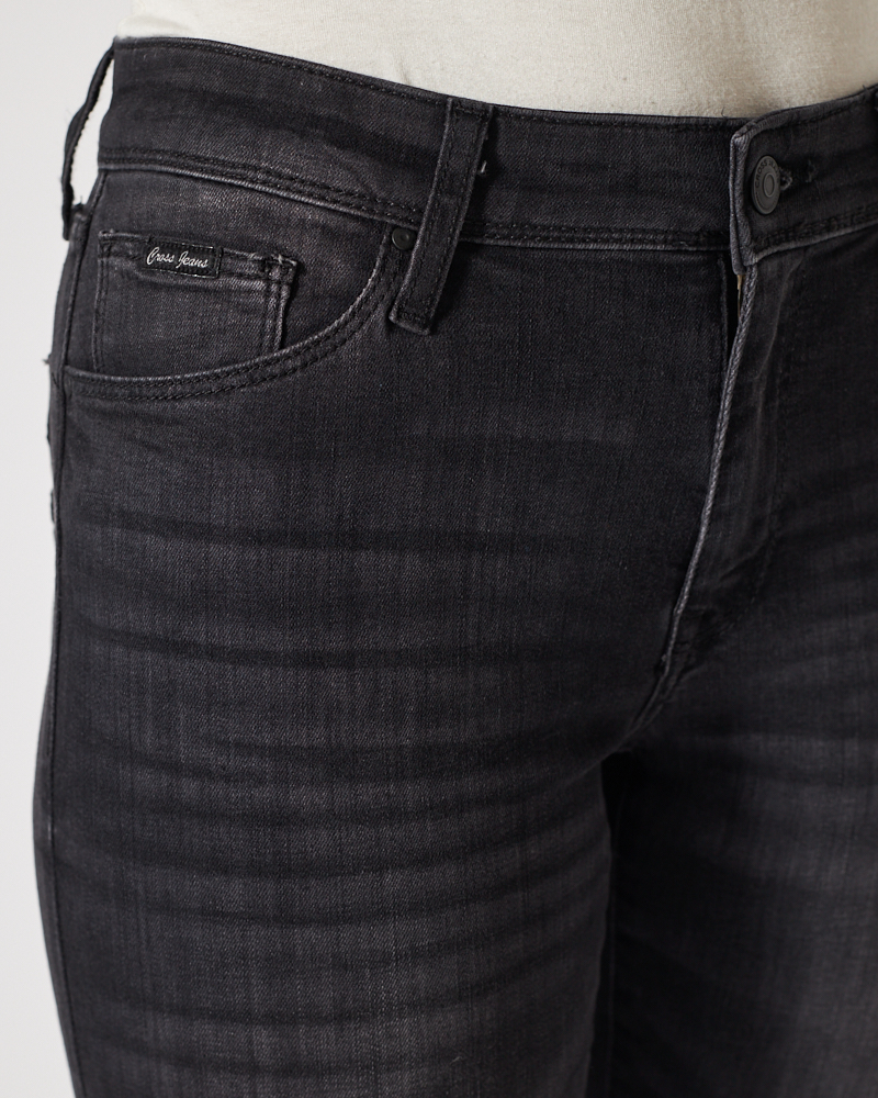 RÖHRENJEANS VON CROSS N RÖHRENJEANS VON CROSS N