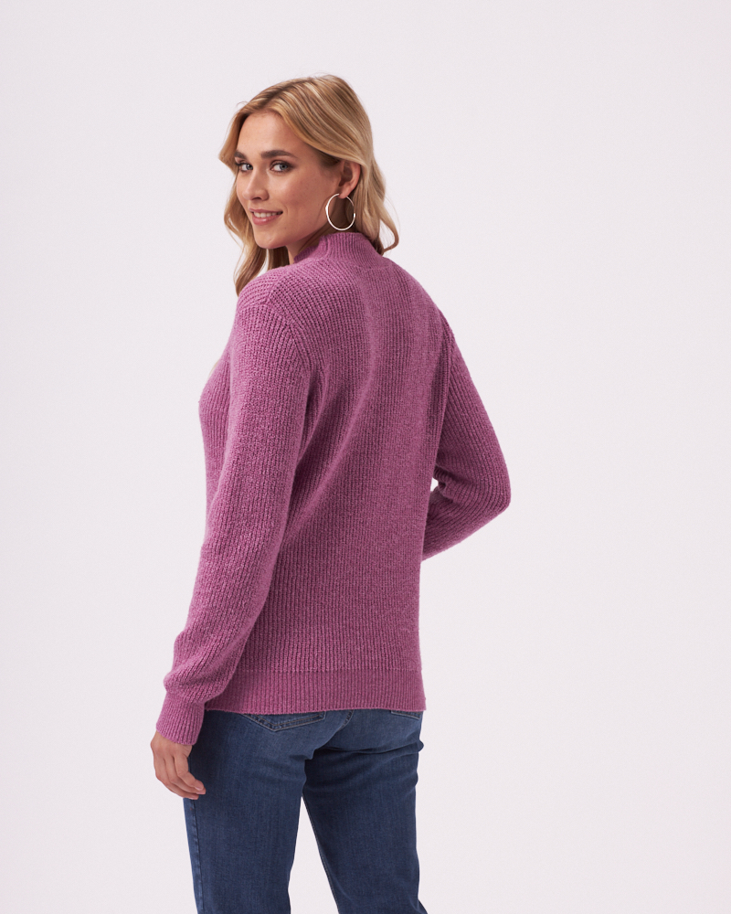 GROBSTRICKPULLI MIT STEHKRAGEN GROBSTRICKPULLI MIT STEHKRAGEN