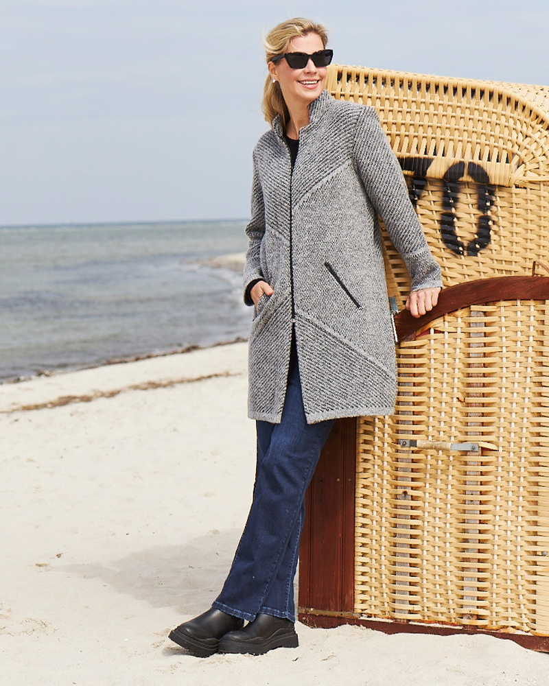EXKLUSIVE STRICKJACKE ALS ÜBERGANGSJACKE EXKLUSIVE STRICKJACKE ALS ÜBERGANGSJACKE