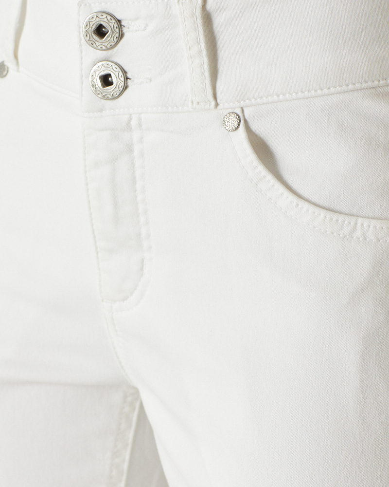 SCHLANKMACHENDE CAPRI-JEANS SCHLANKMACHENDE CAPRI-JEANS
