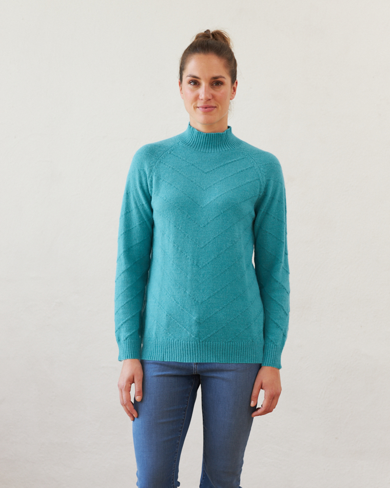 WEICHER PULLI MIT KRAGEN