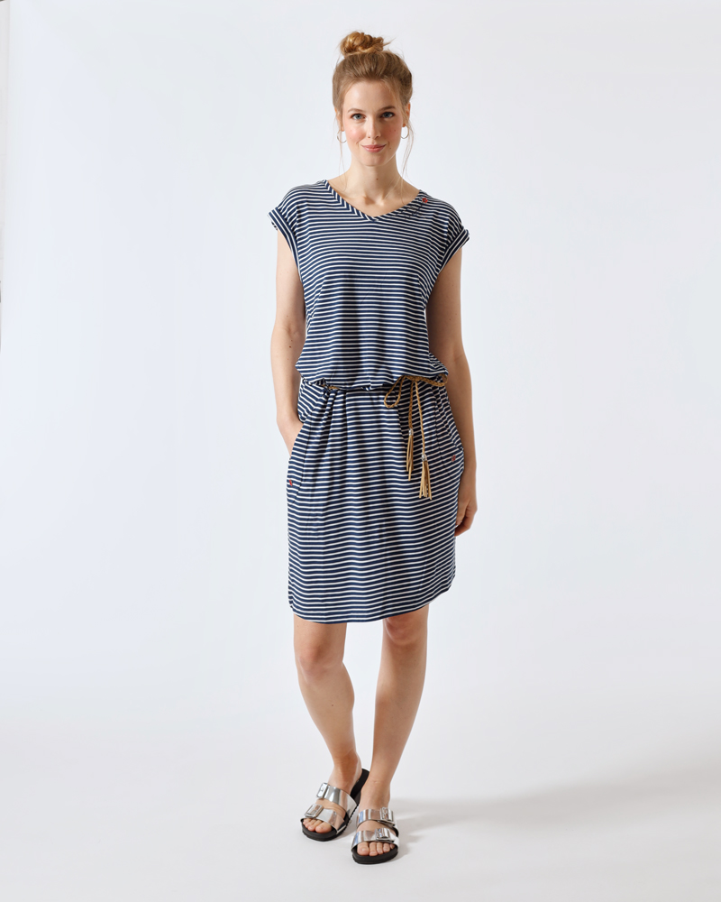 SOMMERKLEID IN RINGELDESSIN SOMMERKLEID IN RINGELDESSIN