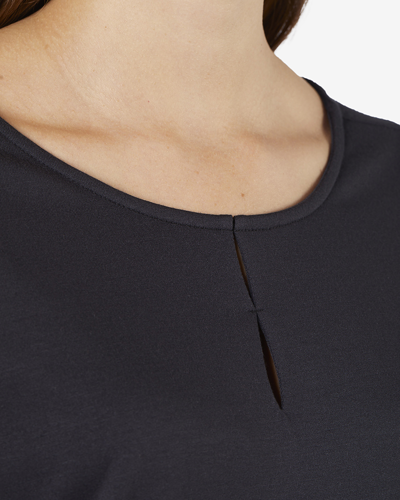 Shirt_schwarz_Detail_411054_Rimini SHIRT AUS WEICHER MODALWARE