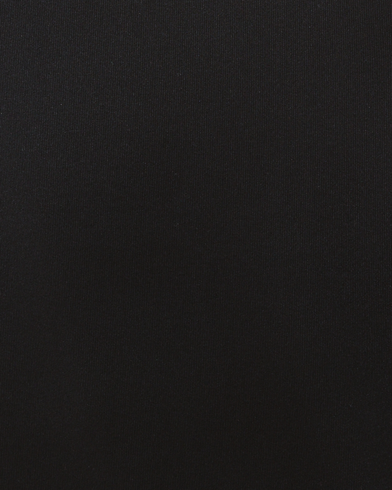 EDLES TOP MIT KARREE-AUSSCHNITT