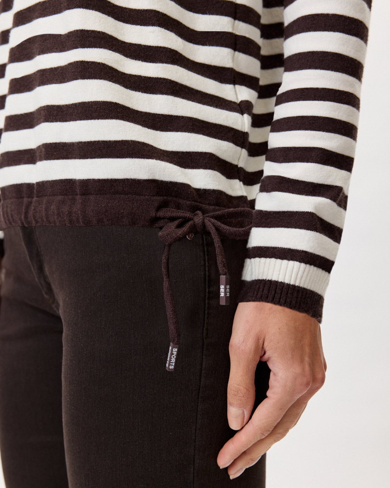 SPORTLICHER FEINSTRICKPULLI