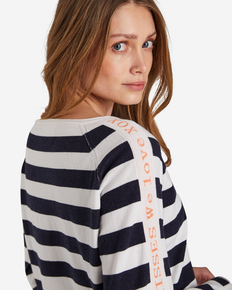 Ringelpulli_marine_gestreift_Detail_-412010_Kessy RINGELPULLI MIT ROLLKANTEN