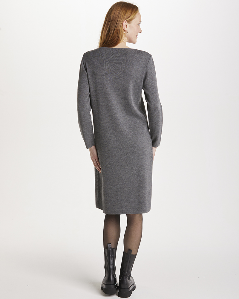 Strickkleid_grau_421139_Manacor_hinten STRICKKLEID