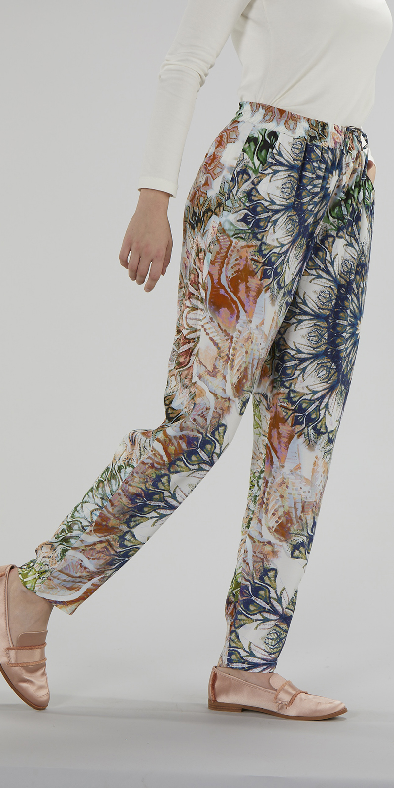404013_13142gvXIxy2hWcAG BEQUEME HOSE N AUS VISKOSE