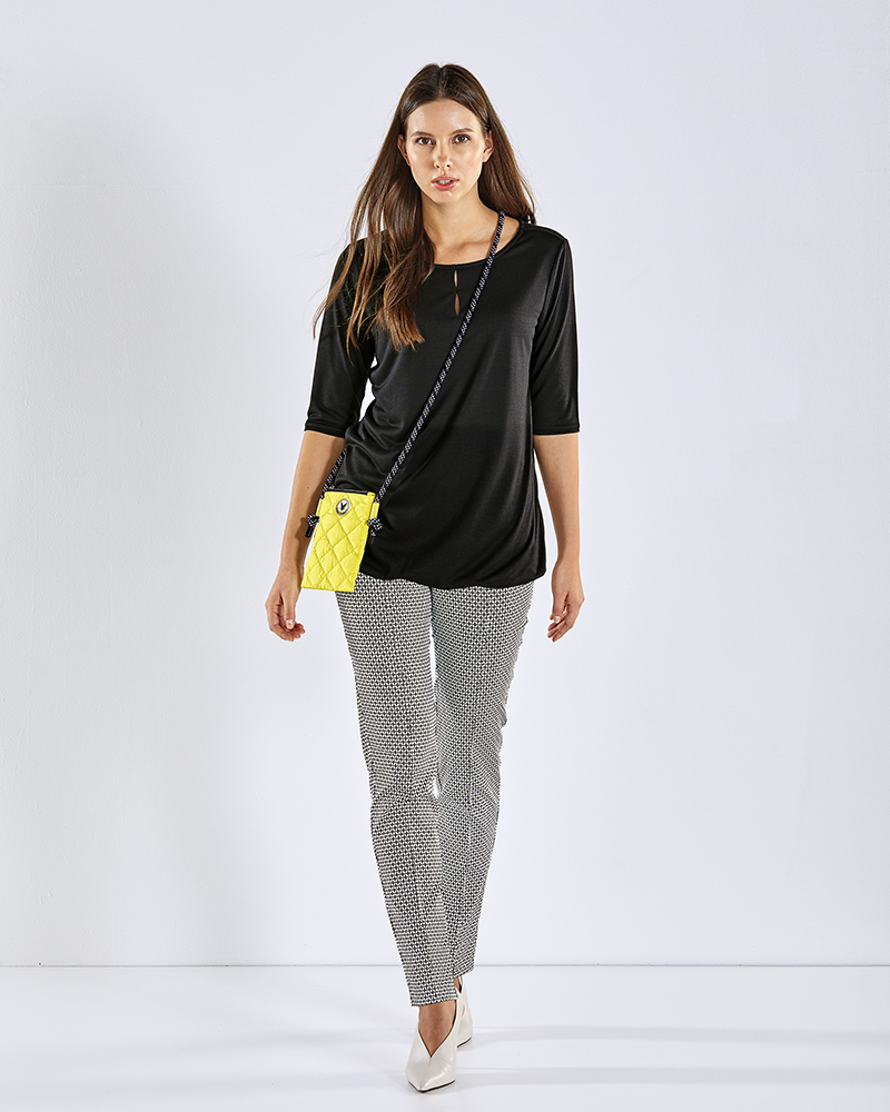 SHIRT-schwarz-411054_HOSE-schwarz-weiss-411130 SHIRT AUS WEICHER MODALWARE