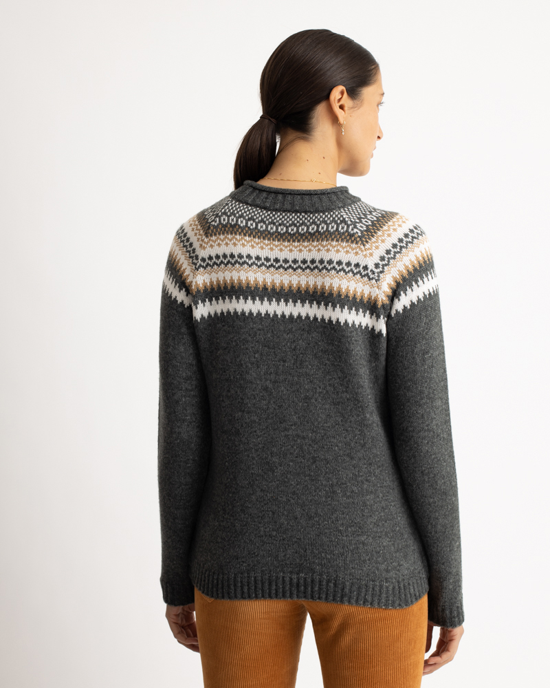 Pullover_grau_gemustert_422022_Jari_hinten NORWEGER-PULLI