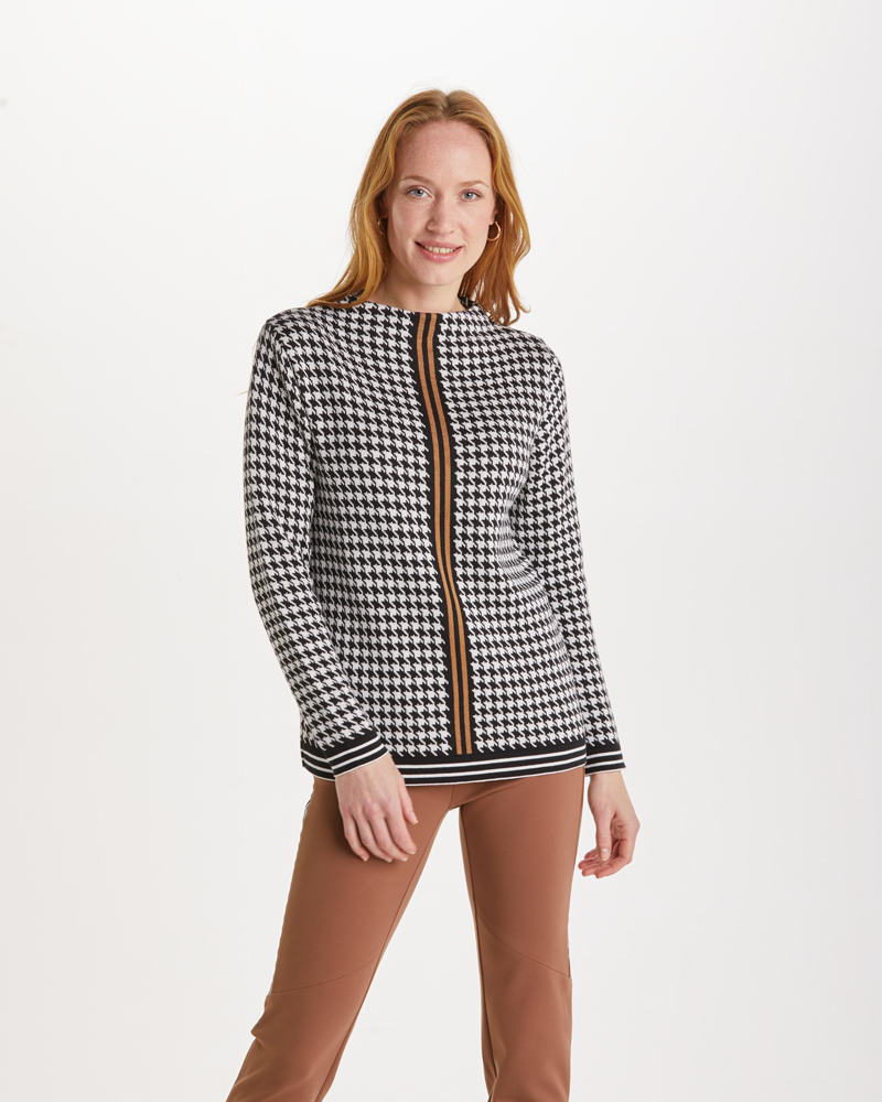 Pulli_schwarz_natur_421137_Liora_vorn PULLI IN HAHNENTRITTMUSTER