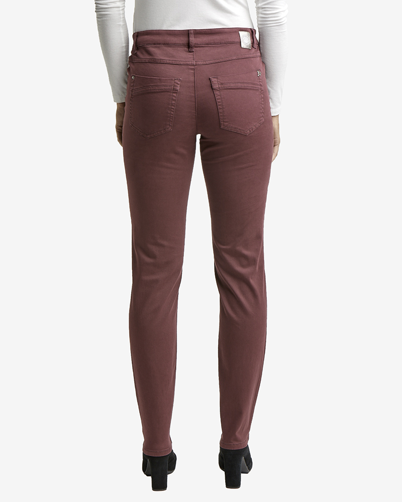 Jeans_bordeaux_421091_Cosy_hinten JEANS L IN COLOURED-DENIM