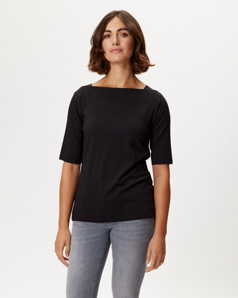 SHIRT MIT U-BOOT-AUSSCHNITT