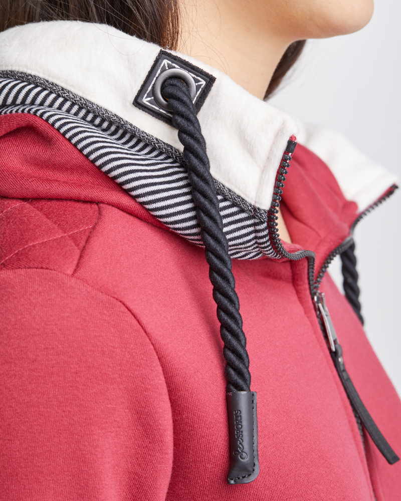 Sweatjacke_rot_421103_Rike_Detail-2 WEICHE SWEATJACKE